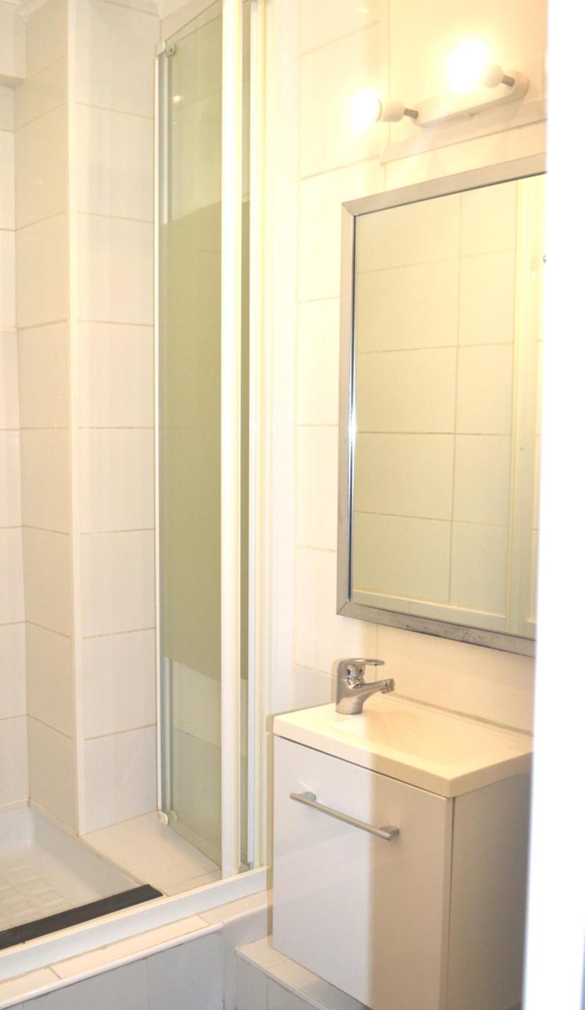 Hotel Concorde - Centre Ville De ニーム エクステリア 写真
